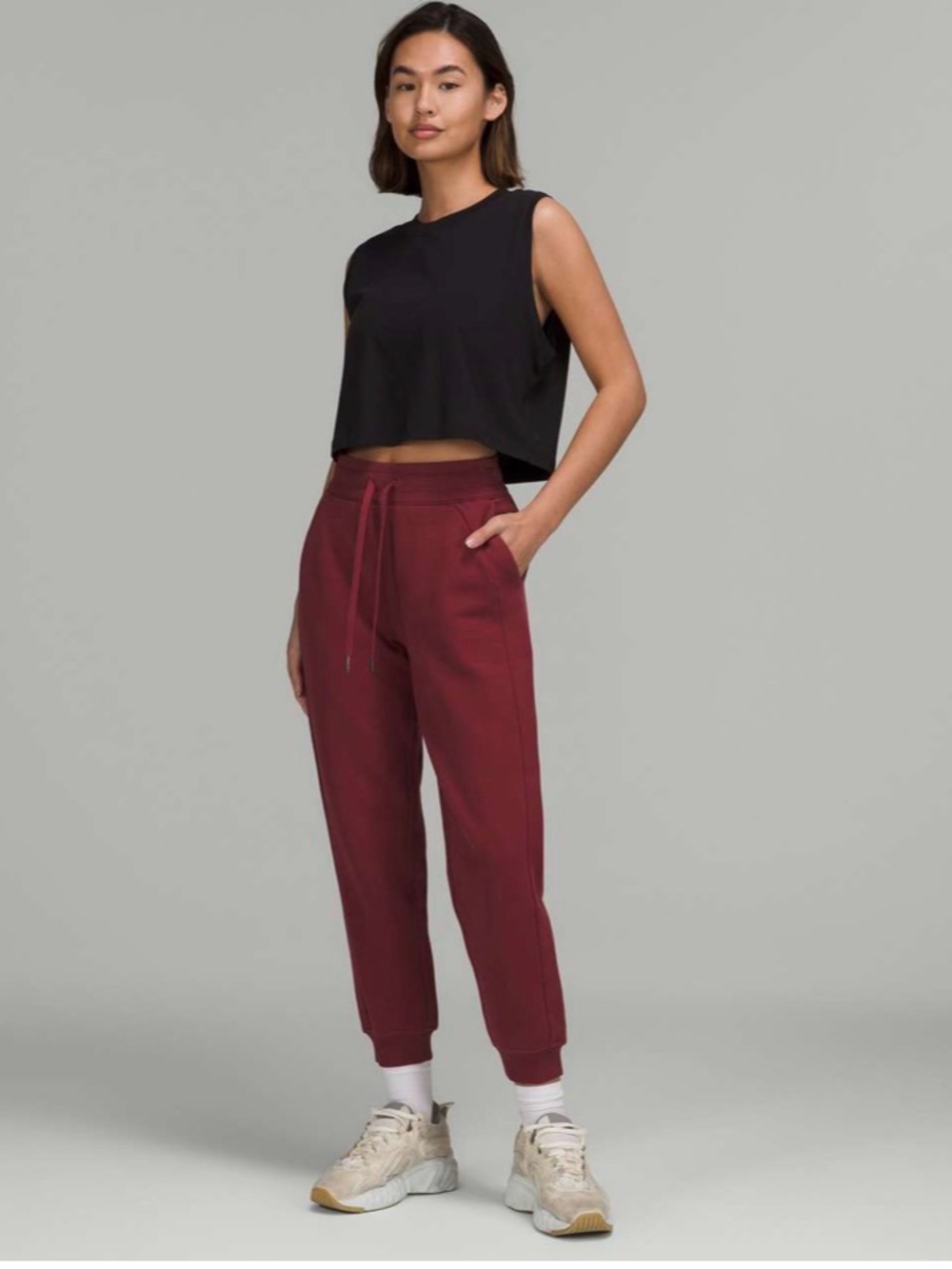 Lululemon Scuba High-Rise Jogger 7/8 Length
Mulled Wine Size 2